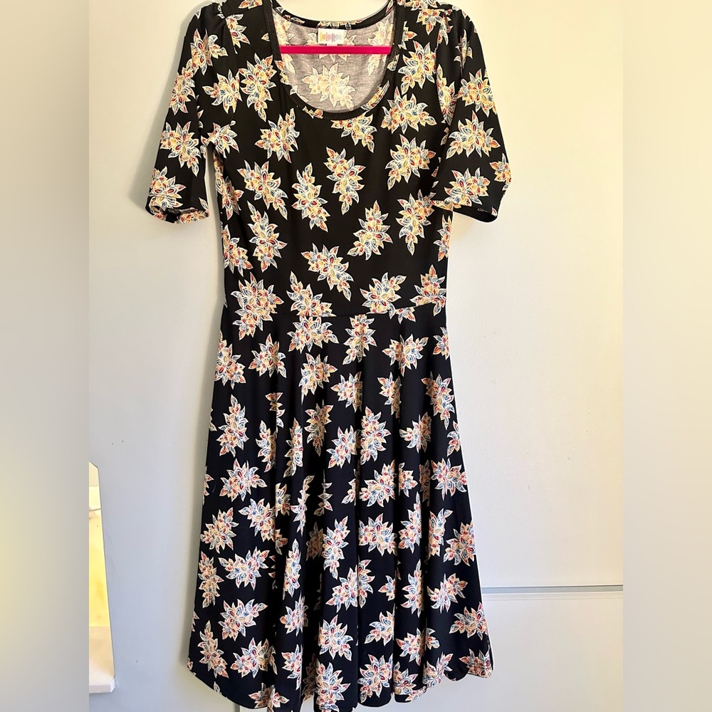 LulaRoe Nicole Dress - Size Medium